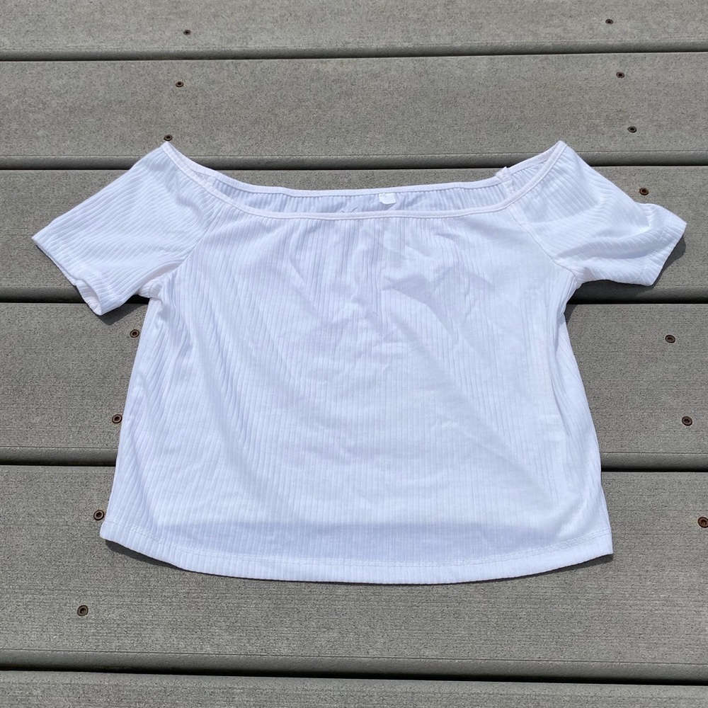 NWT Off the shoulder crop top